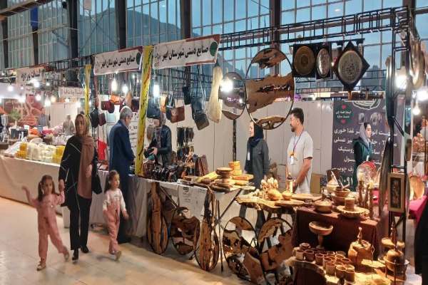 حضور-هنرمندان-ابهری-در-نمایشگاه-صنایعدستی-کاسپین-زنجان