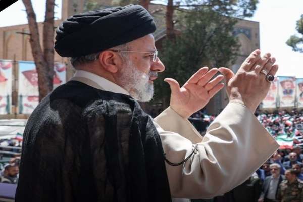 شهید-رئیسی-خود-را-خدمتگزار-ملت-میدانست-