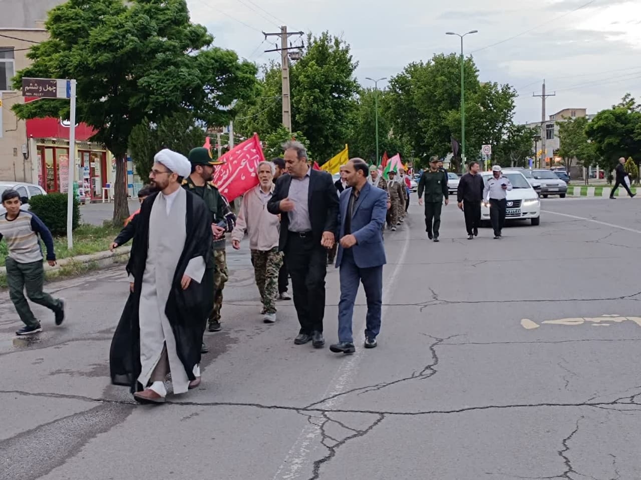 استقبال-از-کاروان-زائران-مرقد-مطهر-امام-خمینی(ره)-در-خرمدره+-تصاویر