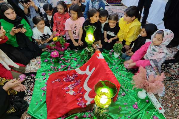 عشق-به-امام-حسین-(ع)-تا-ابد-در-جانهای-ما-جاری-است