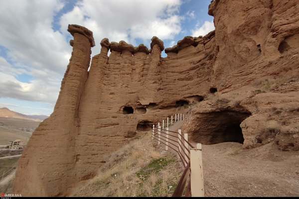 قلعه-بهستان،-آثاری-دستکند-شگفتانگیز-در-ماهنشان