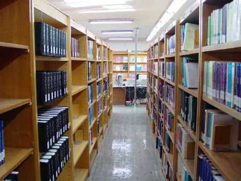 ۸-کتابخانه-عمومی-در-سلطانیه-فعال-است