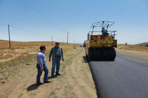 آغاز-عملیات-آسفالت-راههای-روستایی-زنجان
