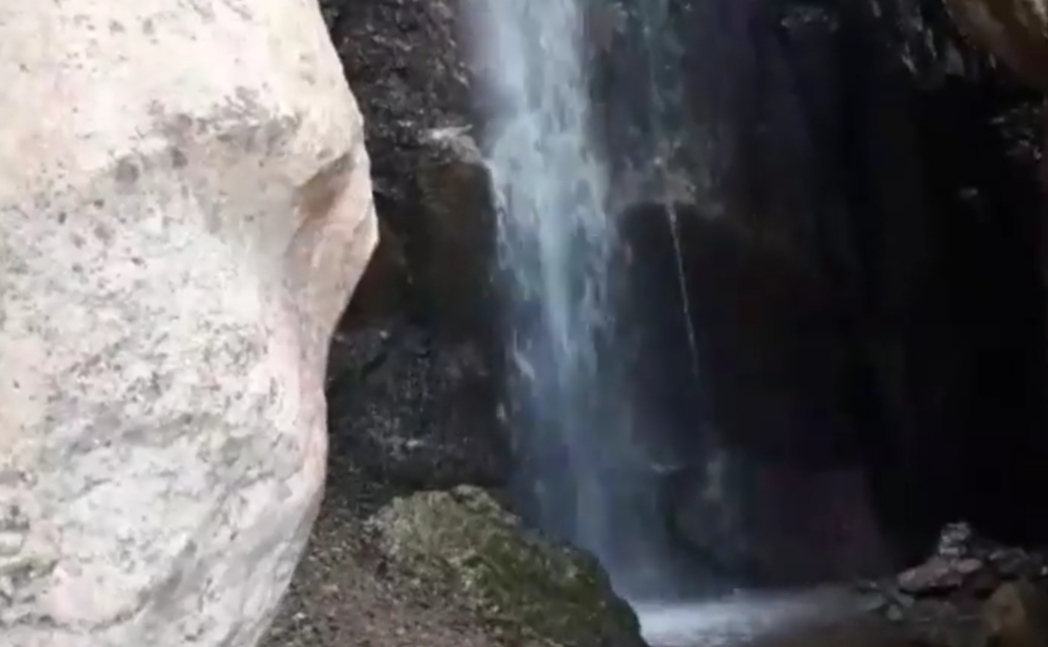 آبشار-زیبای-روستای-تبریزک-