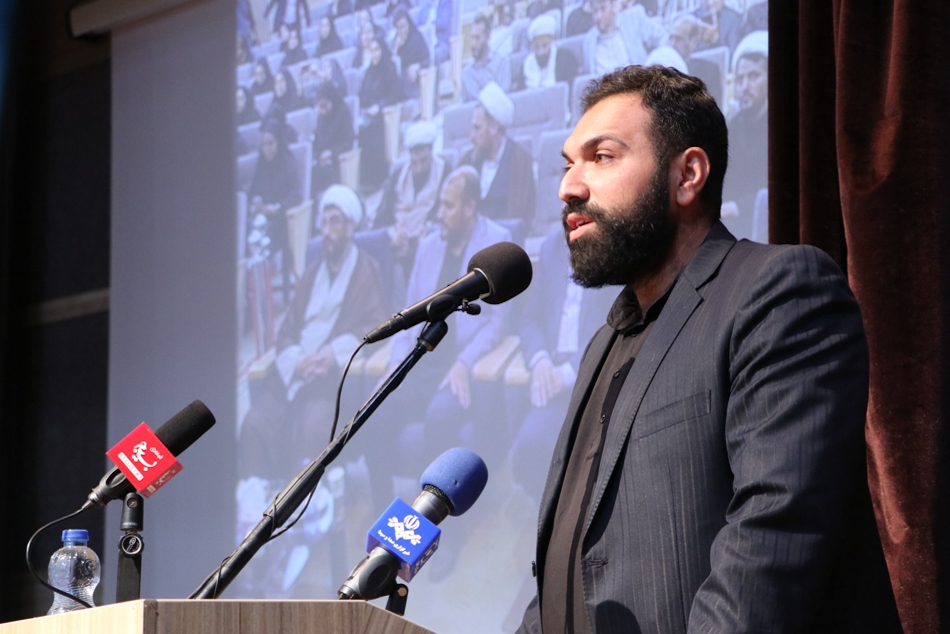 خبرنگاران-رزمندگان-خط-مقدم-دفاع-از-انقلاب-هستند