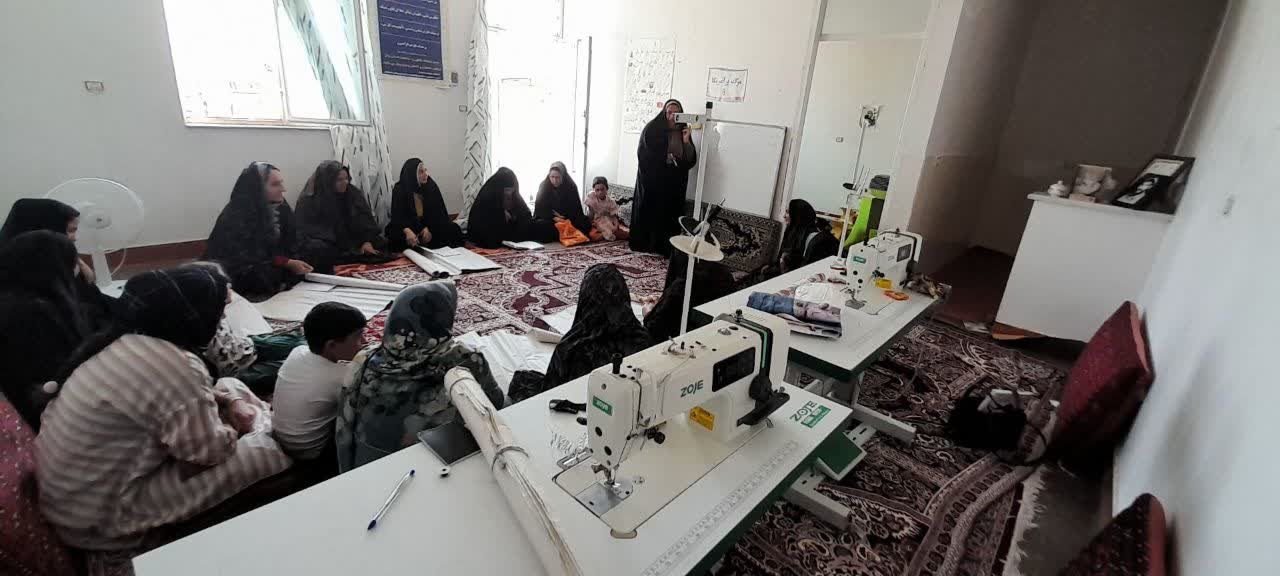 برگزاری-کلاسهای-آموزشی-برای-بانوان-در-روستاها