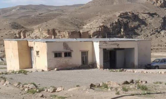 دانشآموزان-روستای-ساریآغل-مشق-محرومیت-مینویسند