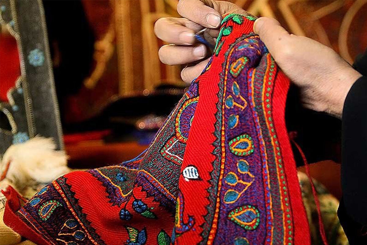 ۱۶۰۰۰-هنرمند-صنایعدستی-در-زنجانی-فعالند