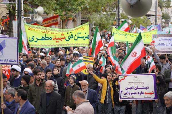 راهپیمایی-با-شکوه-۱۳-آبان-در-زنجان