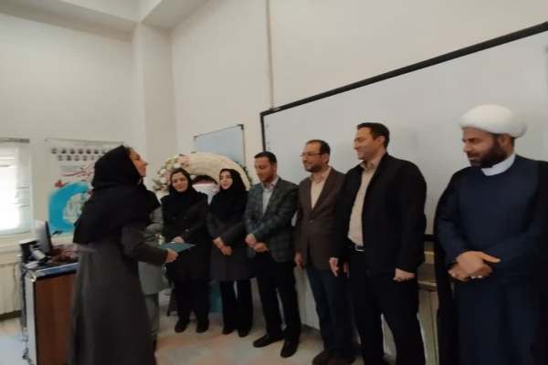 مراسم-تقدیر-از-پرستاران-نمونه-ابهری