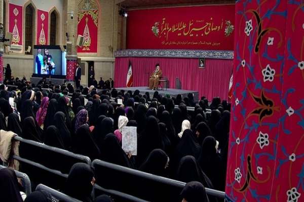 بانوان-مراقب-شیوههای-نرمافزاری-دشمن-باشند-