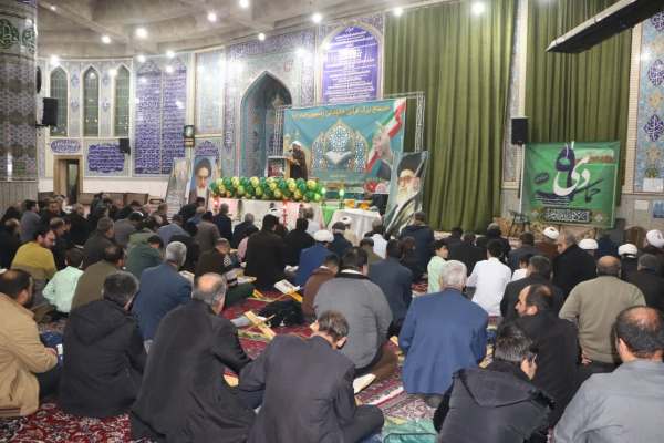 برگزاری-اجتماع-خانوادگی-قرآنی-نور-در-خرمدره