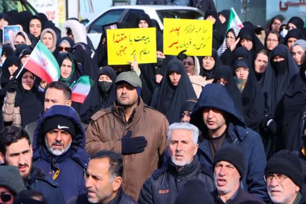 بیعت-دهه-هشتادی-ابهری-با-سومین-رهبر-انقلاب