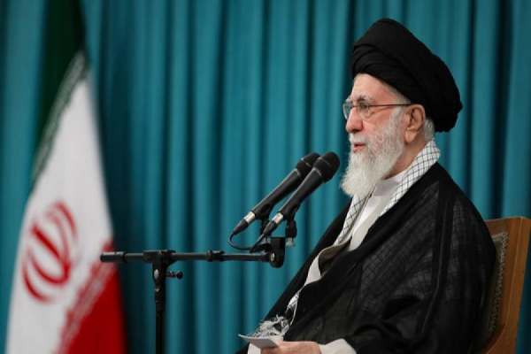 آمریکایی‌ها-بدانند-ملت-ایران-تسلیم‌شدنی-نیست