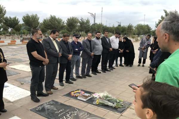 ملکناز-هنوز-میان-ماست