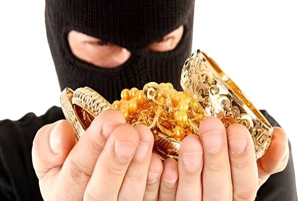 سارقان-طلادوست-در-کمین-بانوان-