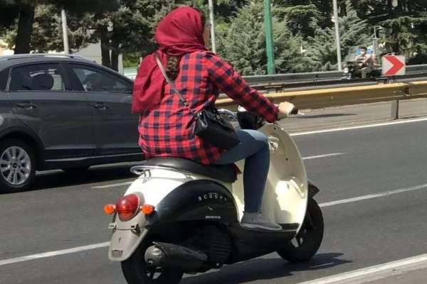 عدم‌-پشتیبانی-قانون-از-فرد-بدون-گواهینامه