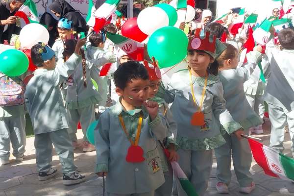 نواخته-شدن-زنگ-غنچه‌ها-در-کودکستان‌های-ابهر-