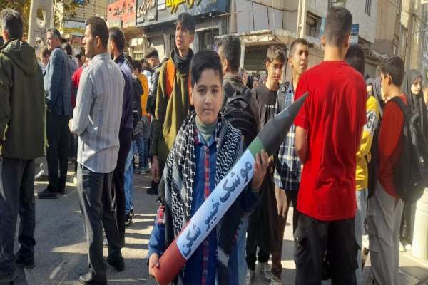 خروش-مردم-خدابنده-در-راهپیمایی-13-آبان