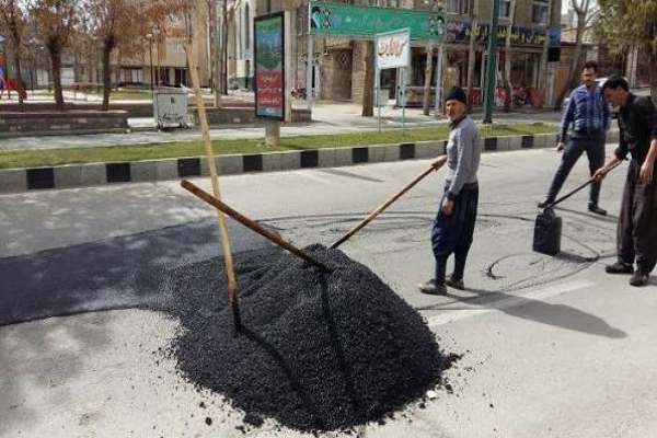 آسفالت‌های-تخریب‌شده-خیابان‌های-هیدج-ترمیم-می‌شود