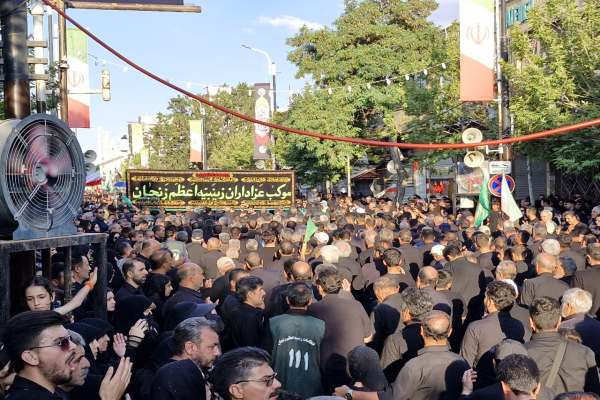 اجتماع-باشکوه-عزاداران-در-زینبیه-اعظم-زنجان