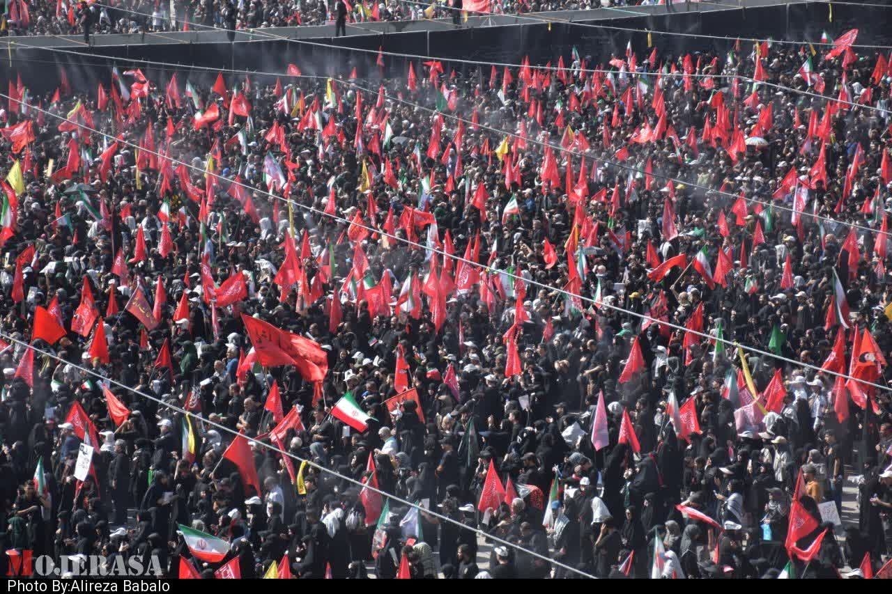 ایران-قلبش-را-به-دست-آسمان-می‌سپارد-