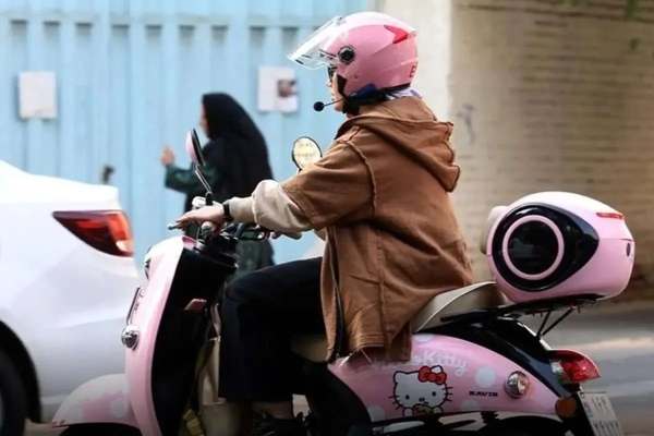 چالش‌های-موتور-سواری-بانوان-در-جامعه