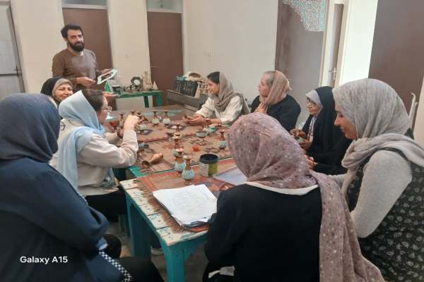 احیاء-هنر-فیروزه‌کوبی-با-آموزش-هنرجویان-ابهر