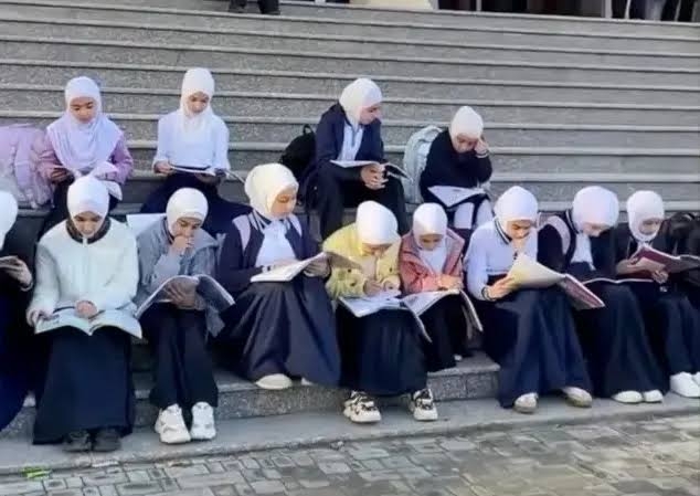 ترویج-بی‌حجابی،-سیاست-نادرست-دولت-آذربایجان