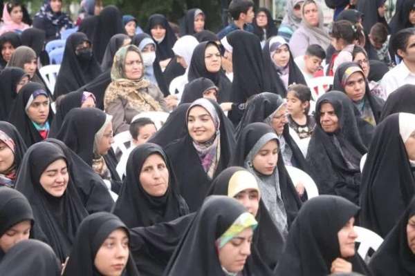 آینده-روشن-بر-دوش-زن-ایرانی