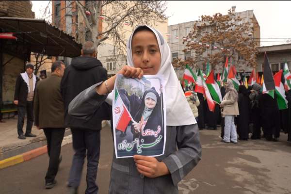 دانش‌آموزان-زنجانی-در-سوگ-شهید-مهنیا-ایستادند