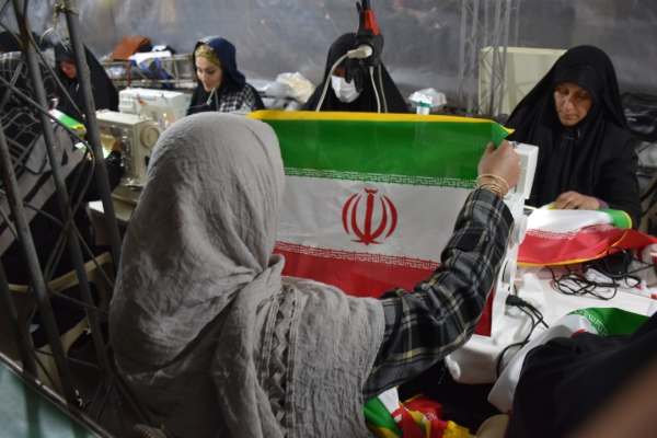 ابتکار-بانوان-زنجانی-در-آماده‌سازی-پرچم-ایران